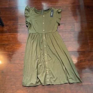 Green Ruffled Buttoned Sundress for Casual Occasions